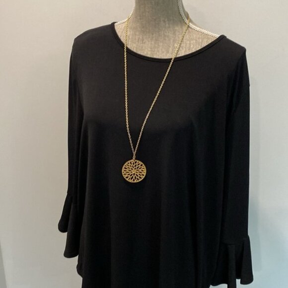 Green Envelope Los Angeles Black Bell Sleeve Flowy Blouse Size 2X - Picture 9 of 11